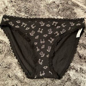NWT Victoria’s Secret Panty-bodice and lingerie printed med